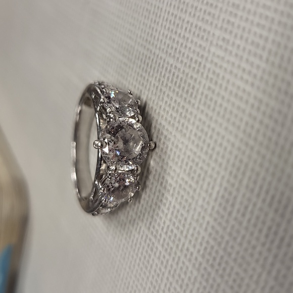 Ring 8 Stone 925 Sterling silver CZ Ring size 6.5 - Picture 4 of 11